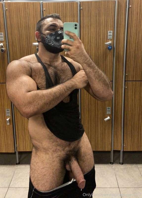 Post Workout Lockeroom Selfie 💪🏽