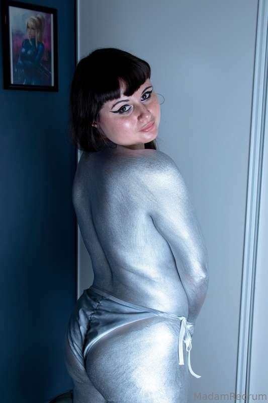 Hop on over to my premium account to see the uncensored vers..