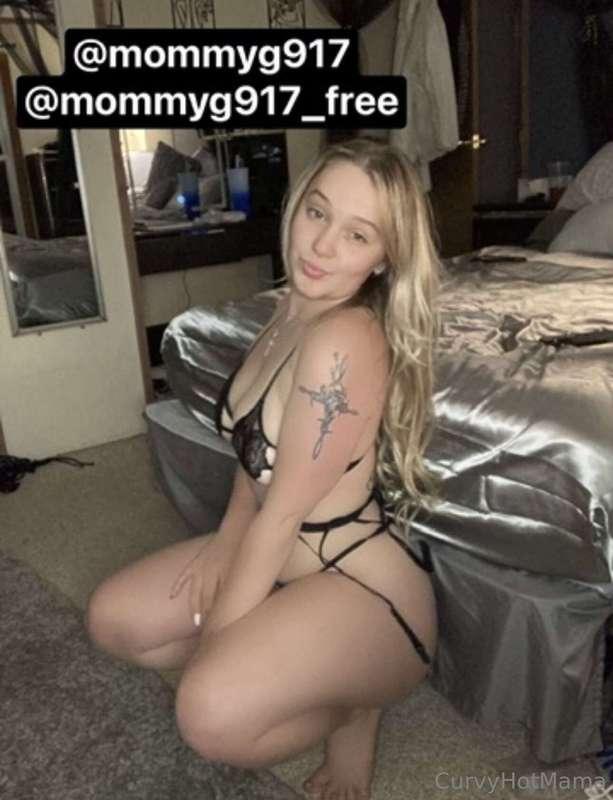 #AdvertisementShould I collab with my gf? She has b/g too!Yo..