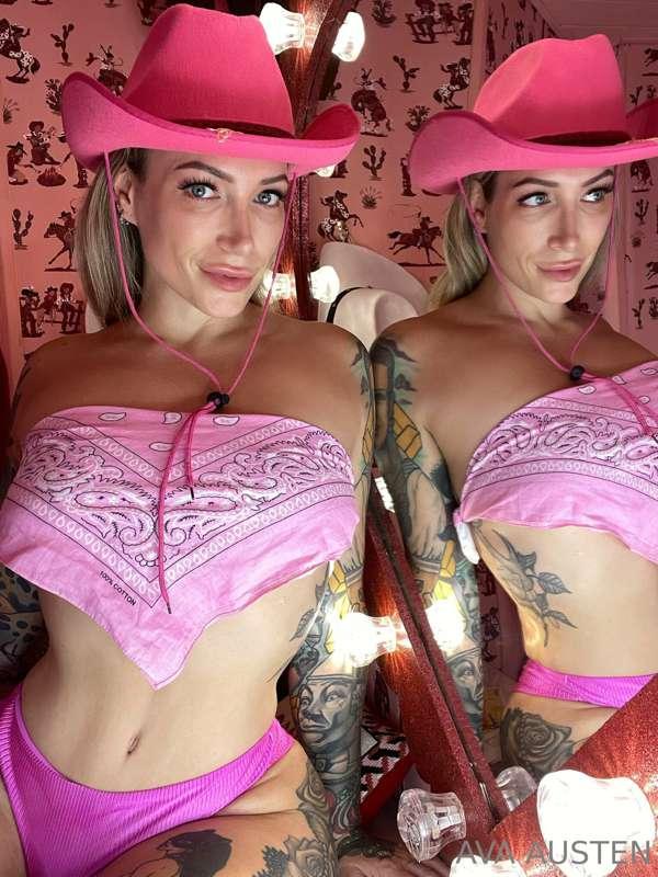 ava_austen image #3