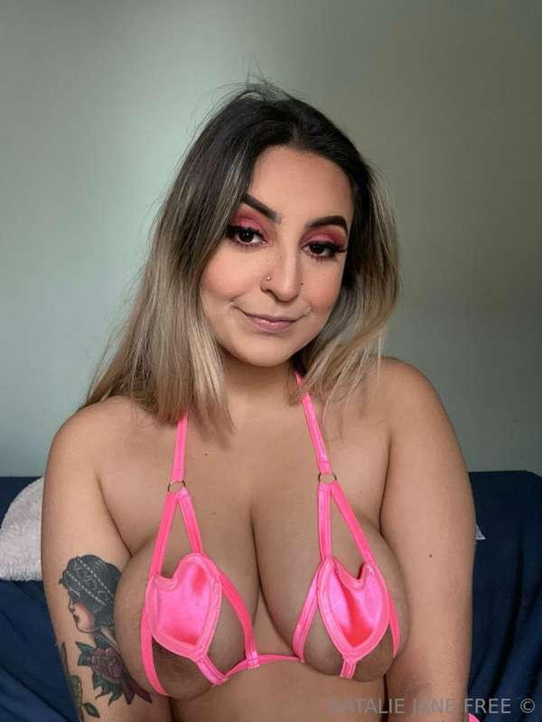 don’t play with my heart play with my pussy🥹😇