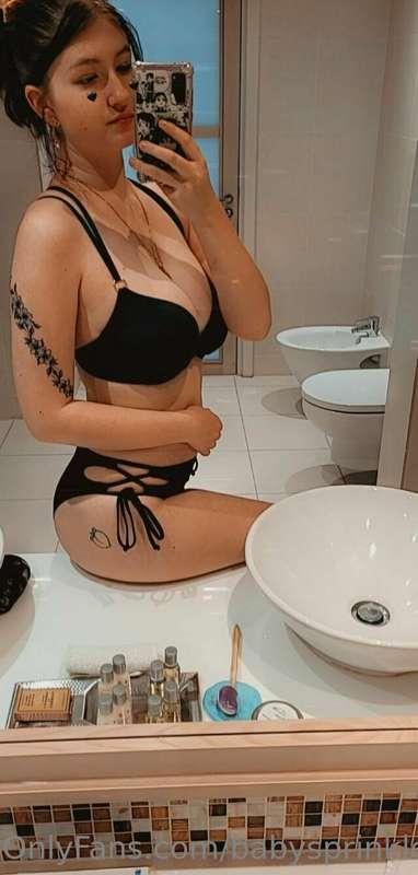 Hi 👋 just a quick introduction: I'm Kate and honestly just d..