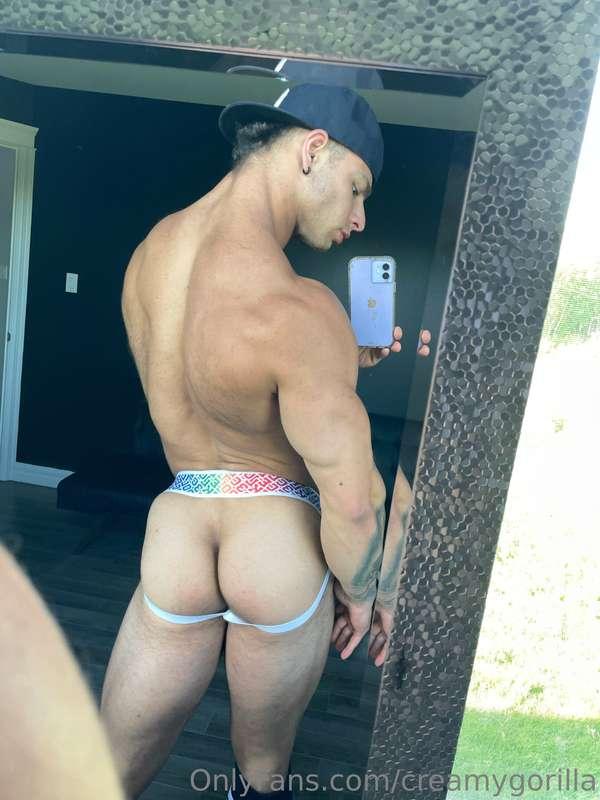 Check out this ass🦆
