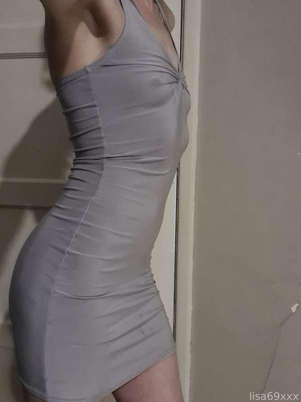 Do you like how this dress fits me ??? Definitely needs no bra 😜

#dress #nipples #hot 