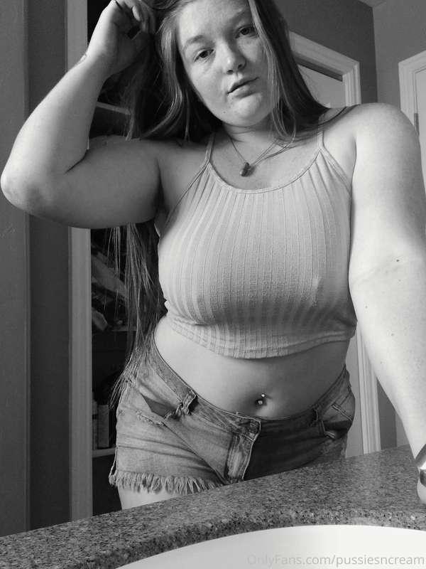 Which edit do you guys like better? Also 🥵 am i right?