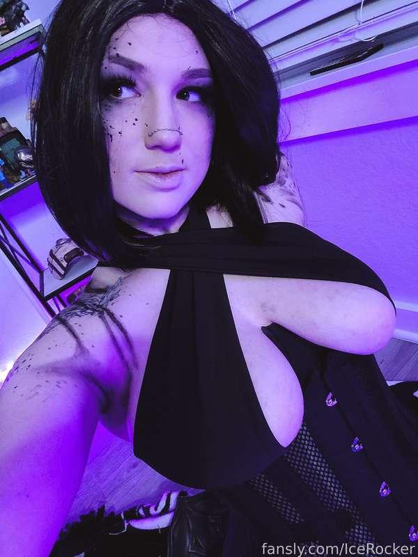 This was such a fun on a whim makeup/outfit look just cause I was feelin it 😏