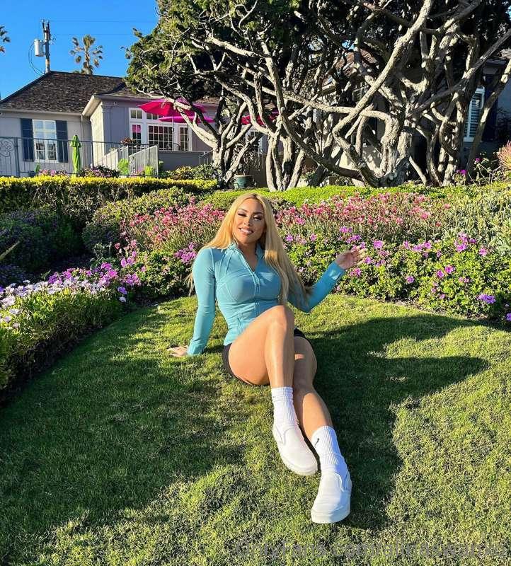 a little sunshine in the morning is the best medicine 🌞
