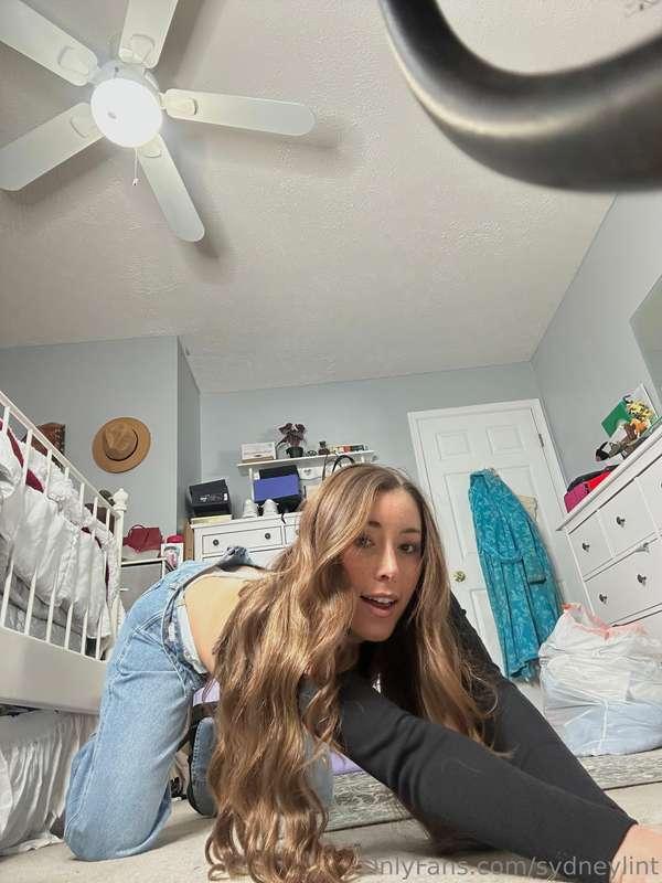 Like me on the floor? 🤭