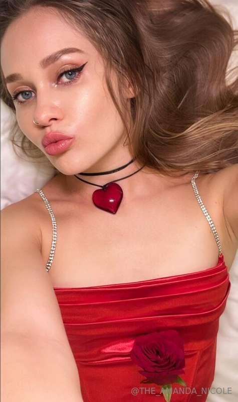 My bestie 💞 Ellie 💞 is the sluttiest and naughtiest girl on ..