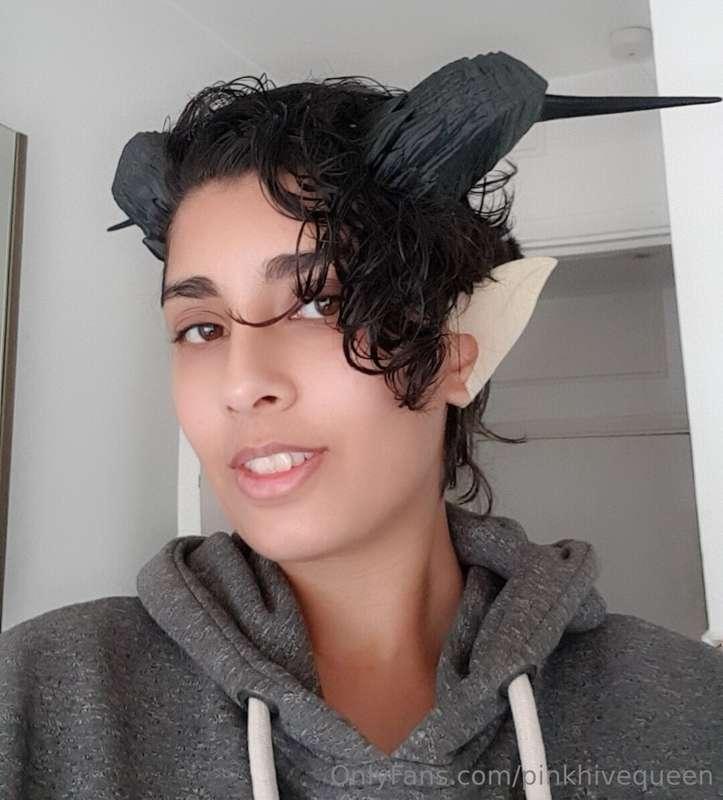 GUYS LOOK AT MY HORNS! do you see the vision I see??? I gott..