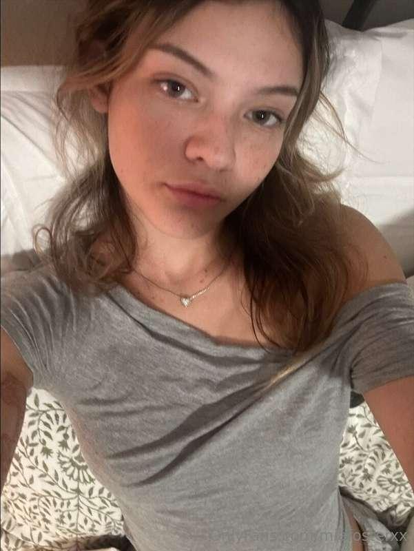hey there! don’t be shy, drop into my DMs and say hello! 💓