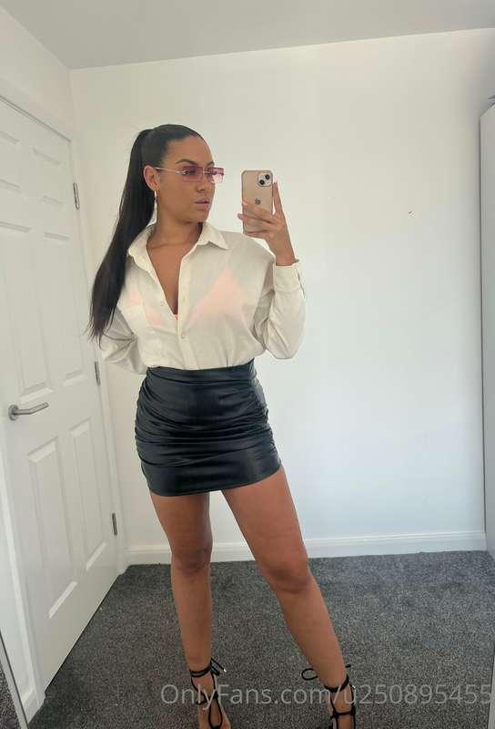 Sexy secretary vibes
