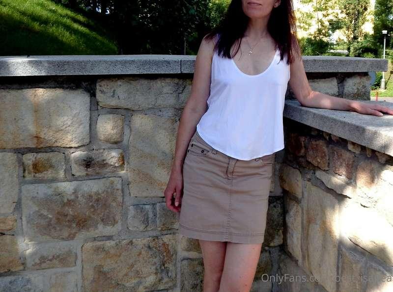 Could I go to work dressed like this in your country?