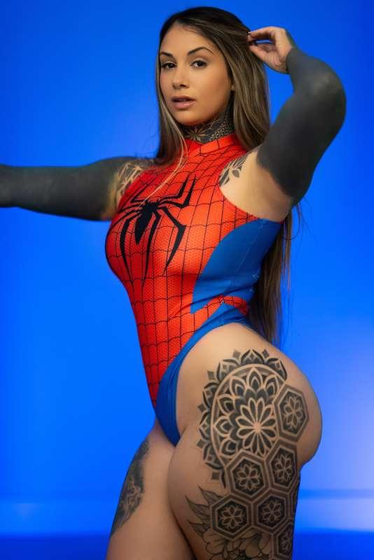 how’s this for a waist to hip ratio? ⌛️ 