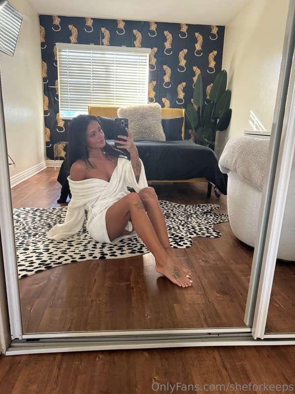 Good Morning, Baby Can you help me out of this robe?💋