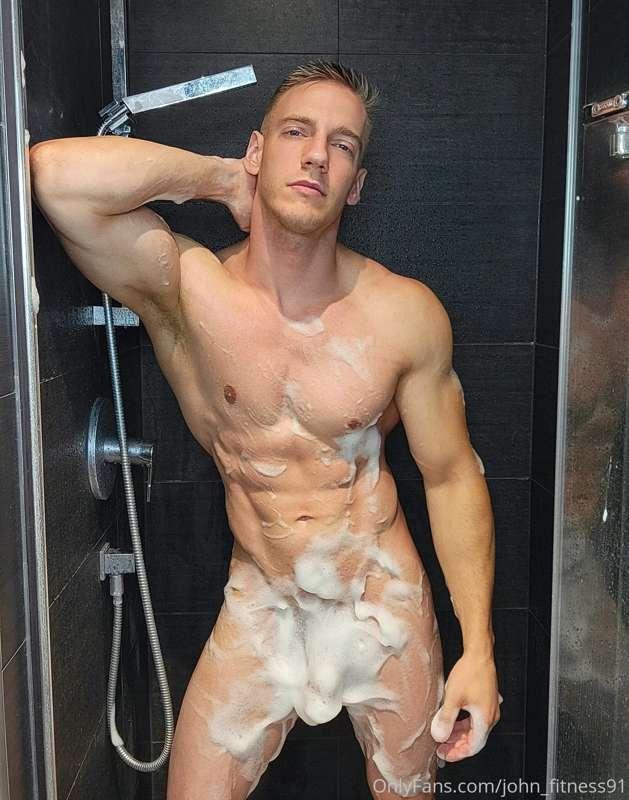Save water.. Lets shower together 😈🥵💦
I have a surprise for ..