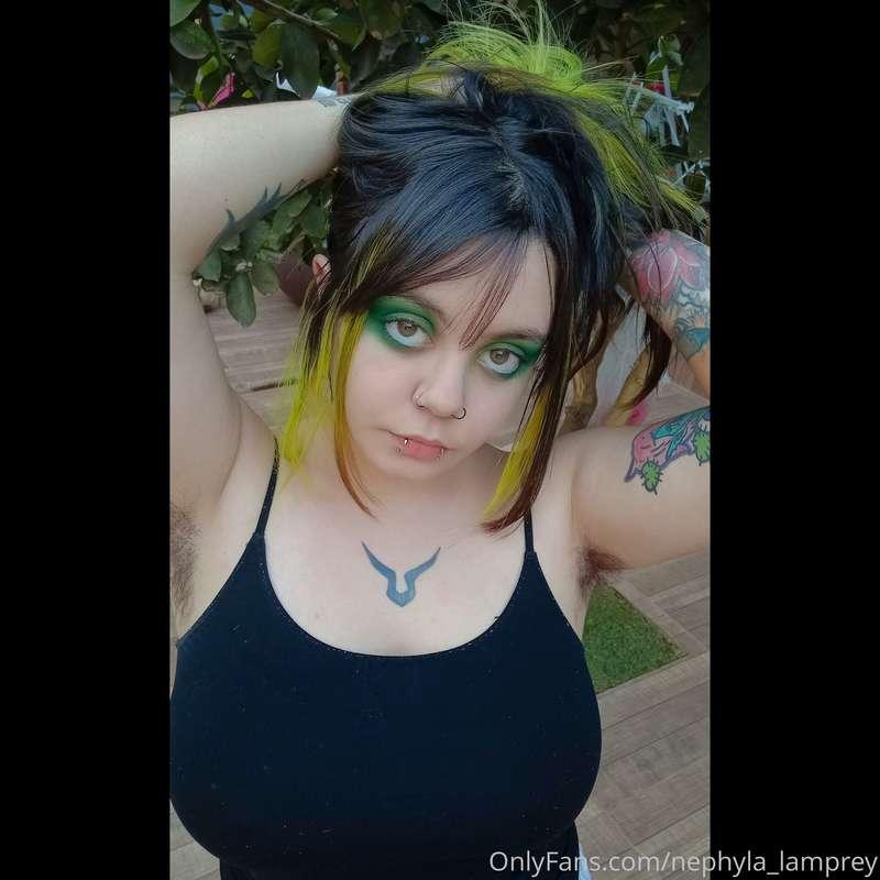 I have a lot of custom video requests to film today so if I'..