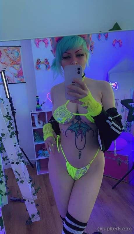 titties brighter than the sun 😽