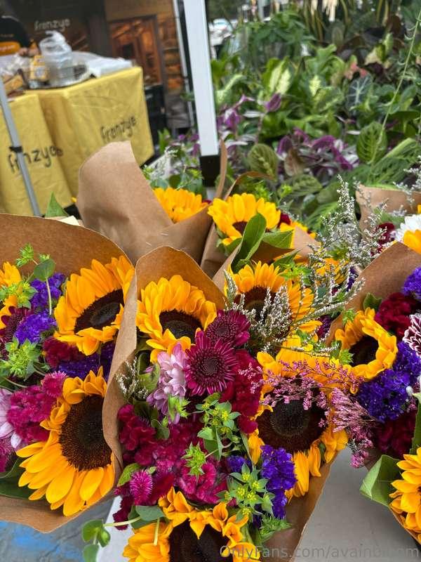 Fall flowers 😍 I love to add sunflowers to any fall bouquet ..