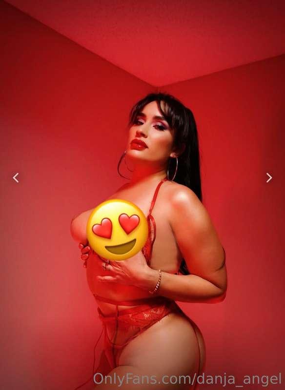 What do you wanna see more of from me? 👀 Your wish is my com..