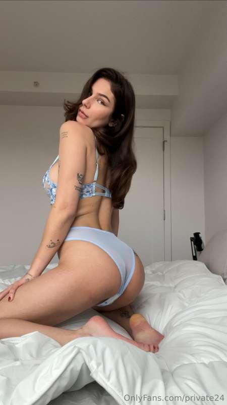 Come on... Just let me place that butt on your face already ..