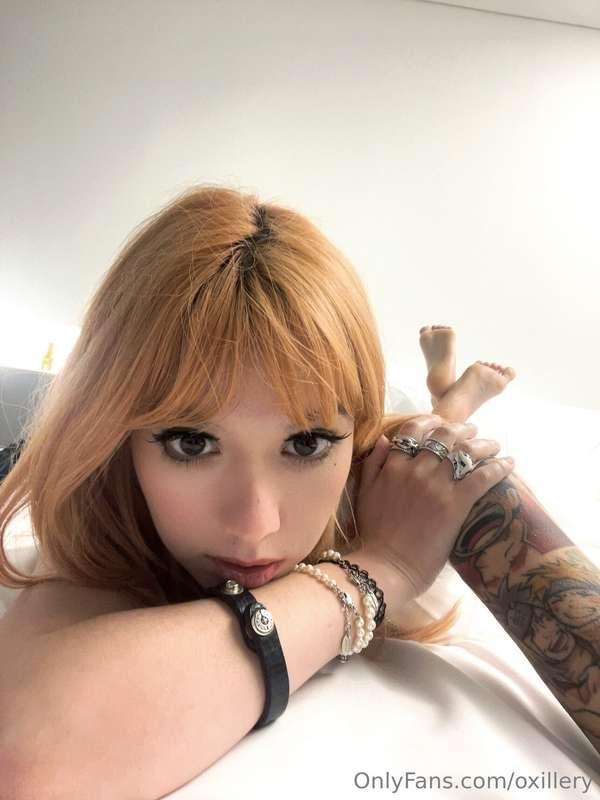 me watching you watch me watch you :3