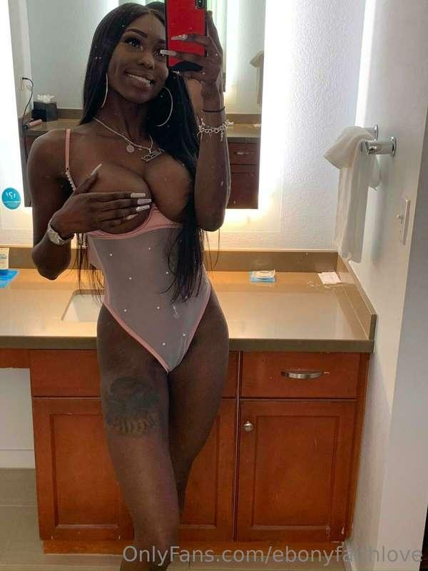 👅