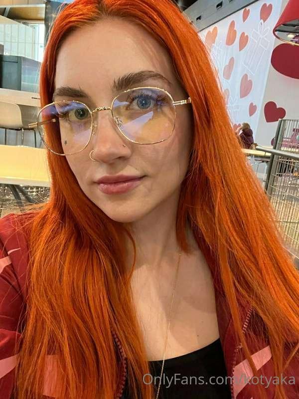 Ginger Kotea in public 🍁