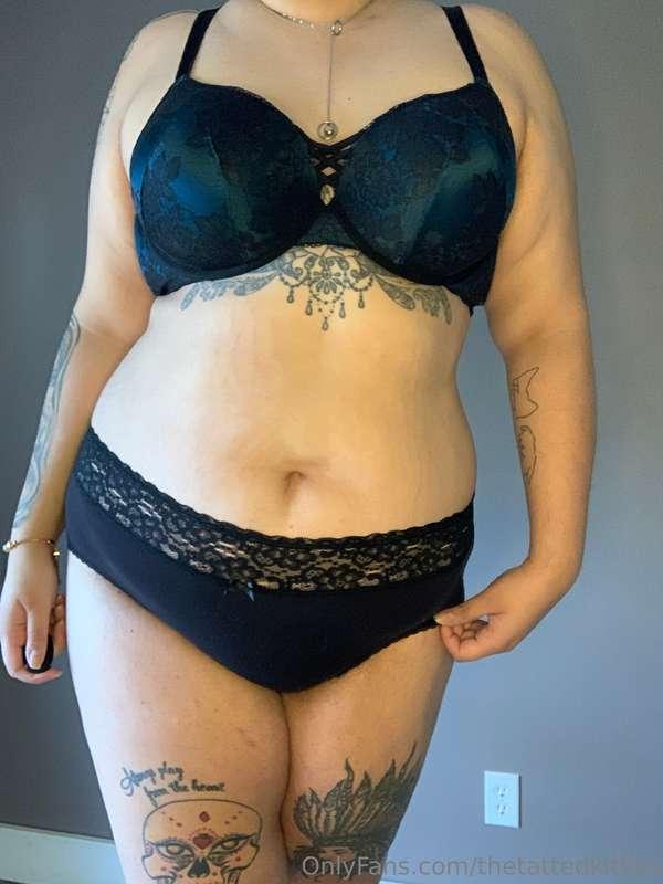 A pic of what I’m wearing underneath today ☺️