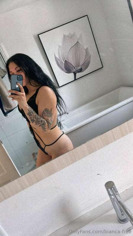 👸🏻🖤