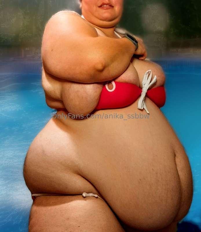 Pov : you see this enormous girl at swimming pool. She is so..