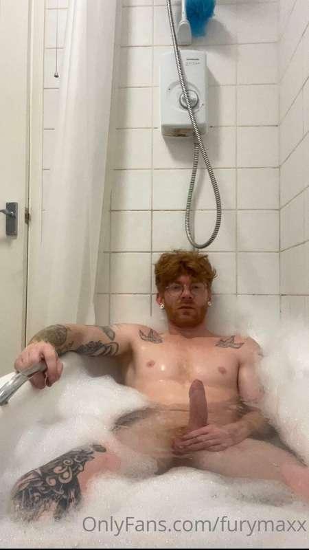 Wanna fuck in the bath?