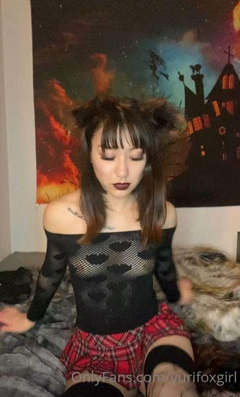 Do you like this shirt...do you wanna see me take it off? Ch..