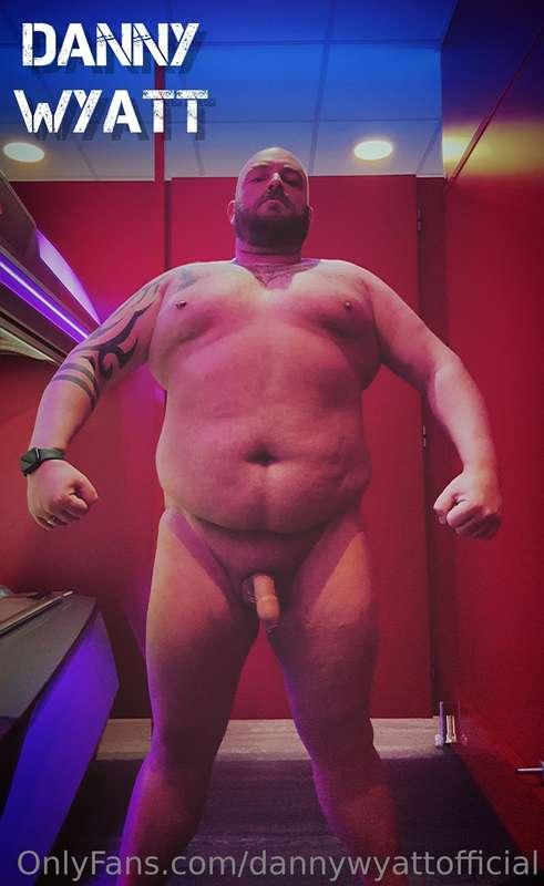 Would you let me fuck you in the sunbed shop? 😈🥵