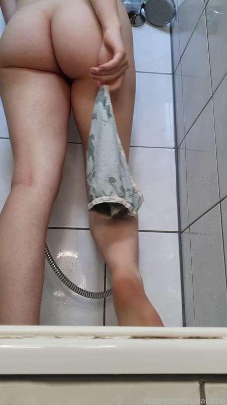 wanna give my booty a kiss? even if i got it wet?


#panties #wet #wetting #pantywetting #omo #desperation #watersports #piss #fyp
