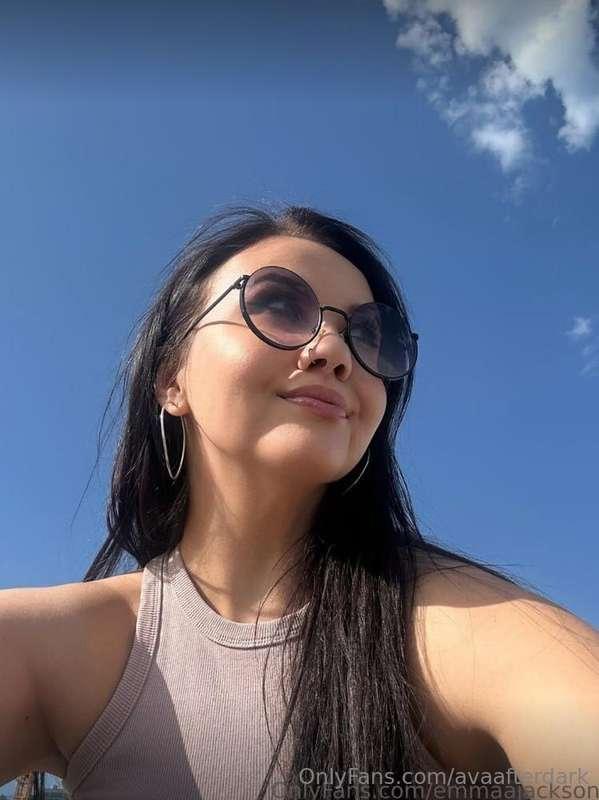 ## СAN YOU BE THE ONE TO CUM 💦 ON MOMMY @emmaajackson HOT BO..