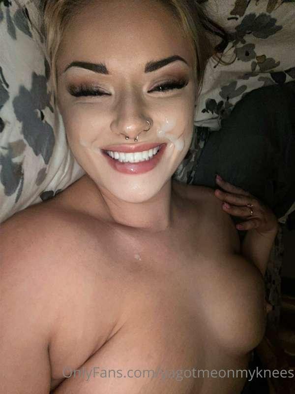 A facial a day keeps the depression away ❤️