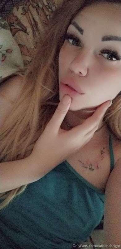 I'm so hungry right now. Hungry for you 🥵 Will you feed me?