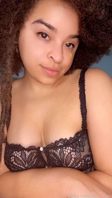 Hey, are you trying to see through my nightie 😏😜💕

#fyp #lingerie #naturalhair #afro #smile #blacklingerie #petite #bubblebutt #tattoo #smallboobs #bisexual #multiracial #laidup #cutie #commando 