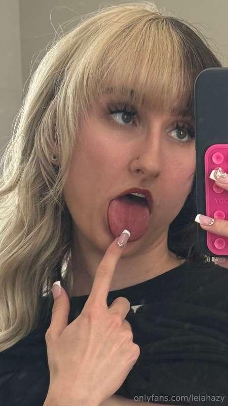 swipe for a titty reveal 