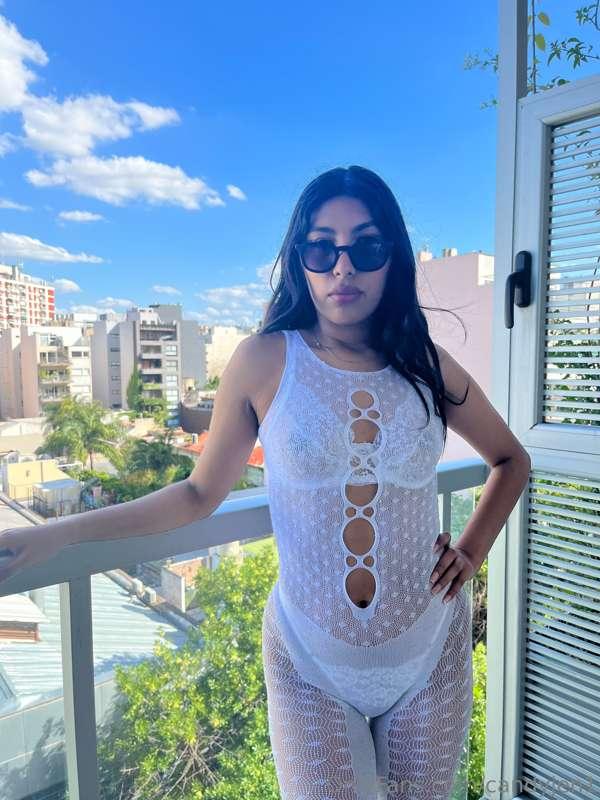 How do these sunglasses fit me? 😎
Do you take them off or le..