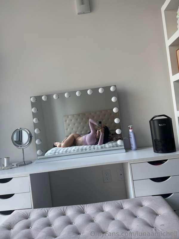 in the mood to please you daddy...send me a dm and come play..