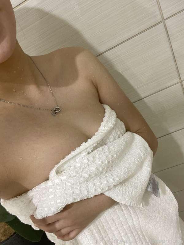 Check your DM’s if you haven’t already 🥰😏