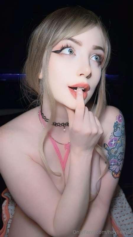 Just thinking about your cock...🍆😍