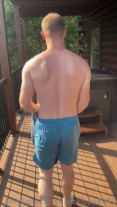Hot tub here I cum