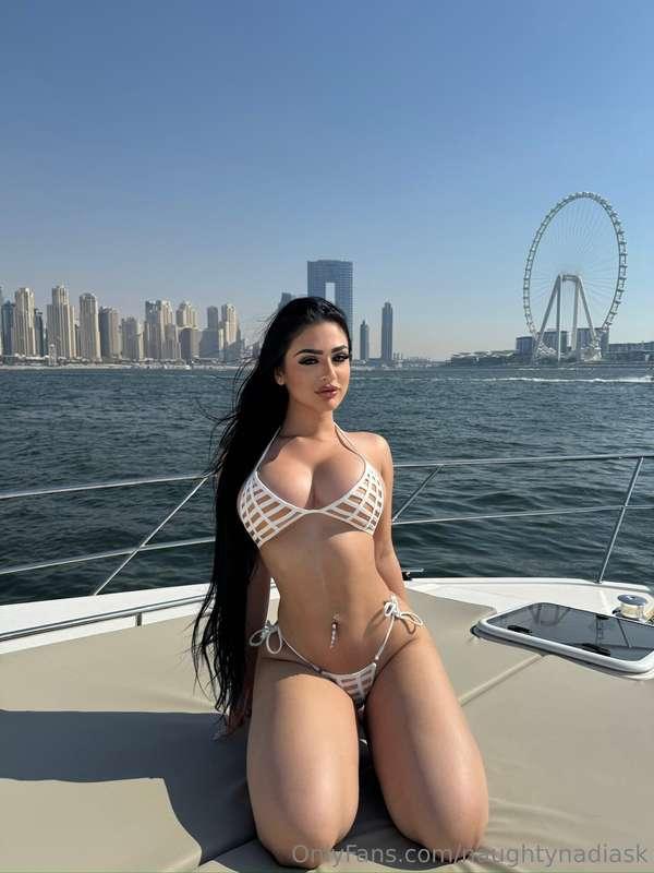 Take me back..Please leave me there LOL 🛥️🌊