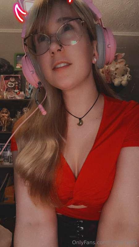 Are you trying to distract me from work? 🤭😉