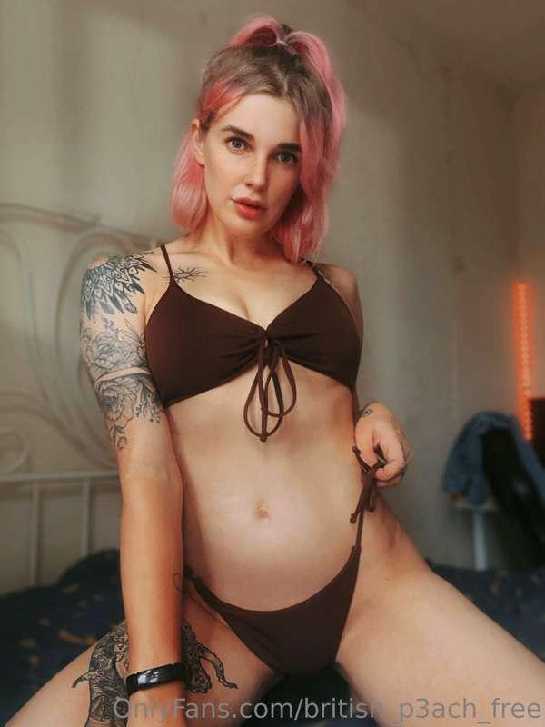 Trust me to wait until autumn to find a bikini that semi fit..