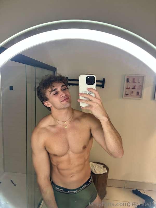 leo_lust1 image #1