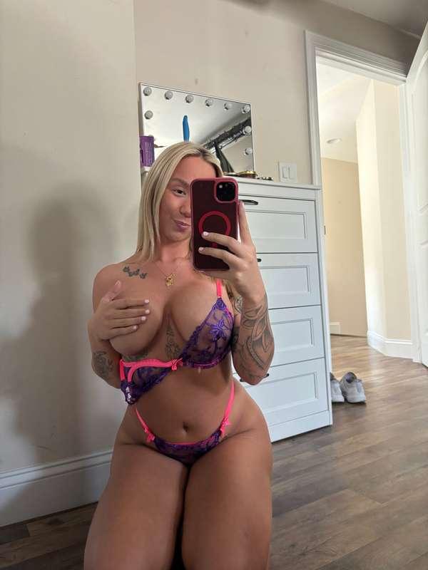 hey daddy! message me 😍